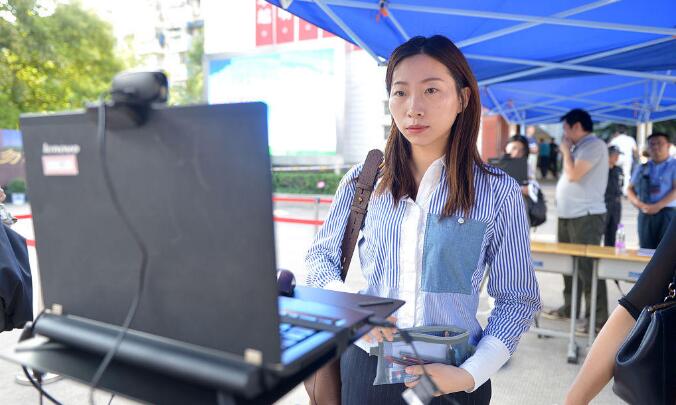 2017年國(guó)家司法考試啟用智能人證合一核驗(yàn)系統(tǒng)