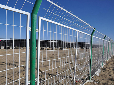 高速公路護(hù)欄網(wǎng)案例圖片4