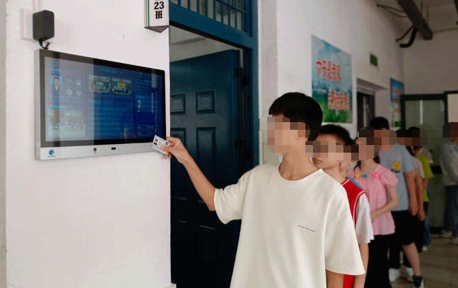 壁掛式電子班牌內(nèi)置第三代社保卡讀卡器模塊