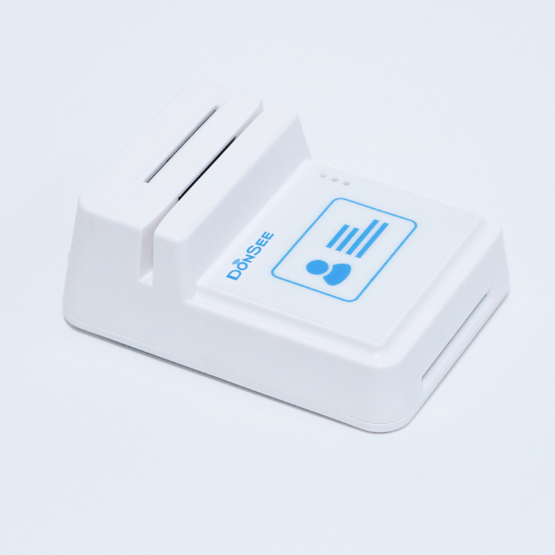 EST-100藍(lán)牙社?？ㄗx卡器